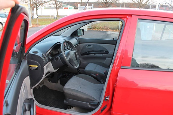 Kia Picanto 8 of 9