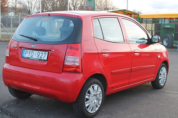 Kia Picanto 5 of 9