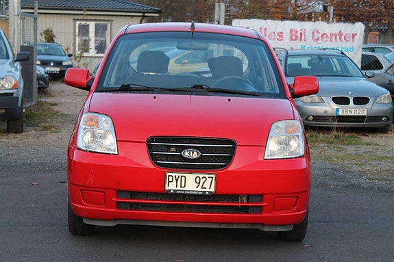 Kia Picanto 3 of 9