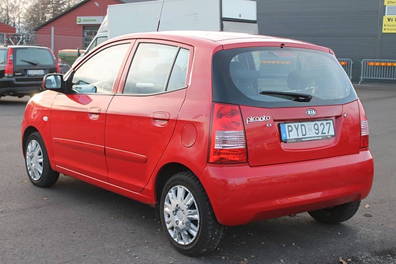 Kia Picanto 7 of 9