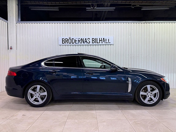 Jaguar XF 2 of 18