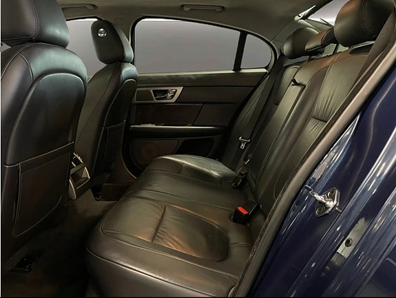 Jaguar XF 18 of 18