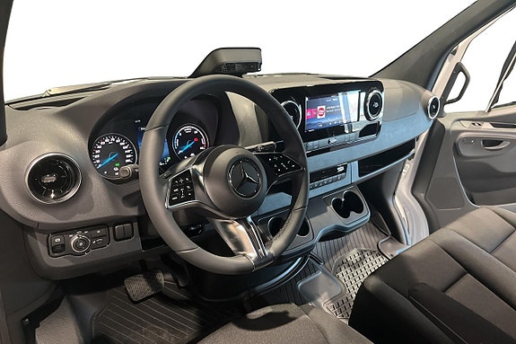 Mercedes-Benz eSprinter 420 8 of 11