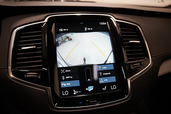 Volvo XC90 19 of 30
