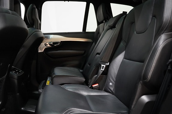 Volvo XC90 28 of 30