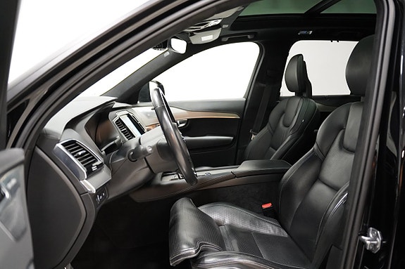 Volvo XC90 8 of 30