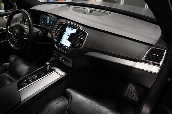 Volvo XC90 12 of 30