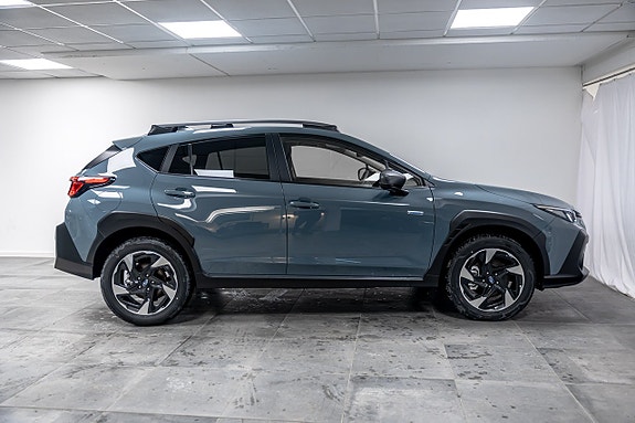 Subaru Crosstrek 2 of 5