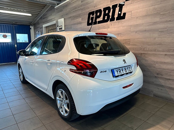 Peugeot 208 5 of 24