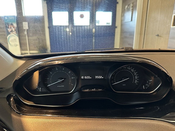 Peugeot 208 17 of 24