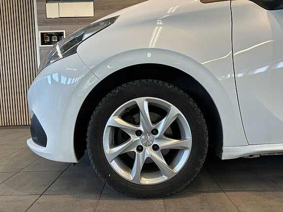 Peugeot 208 24 of 24