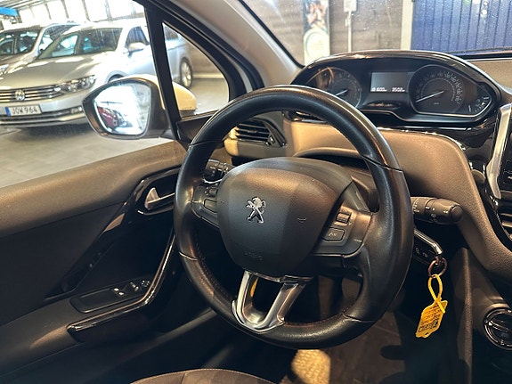 Peugeot 208 13 of 24