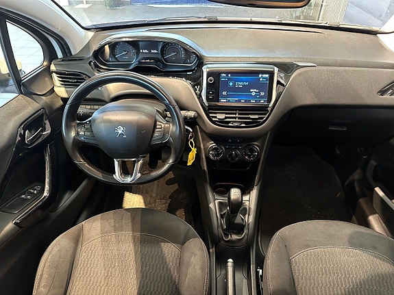 Peugeot 208 11 of 24