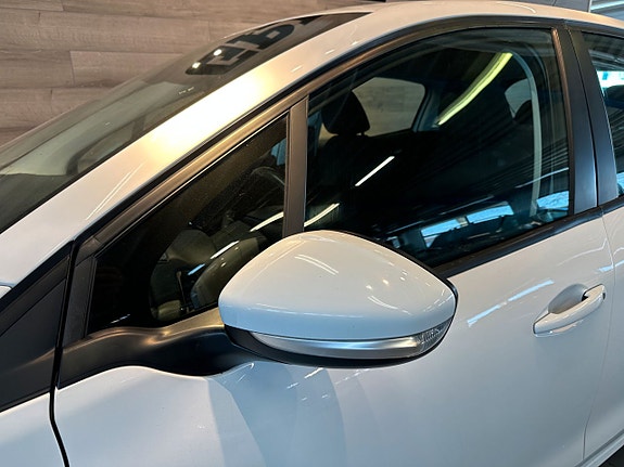 Peugeot 208 23 of 24