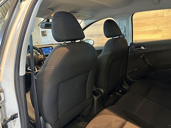 Peugeot 208 9 of 24