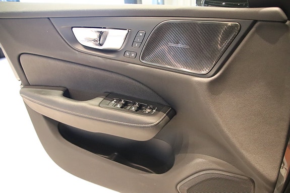 Volvo V60 14 of 21