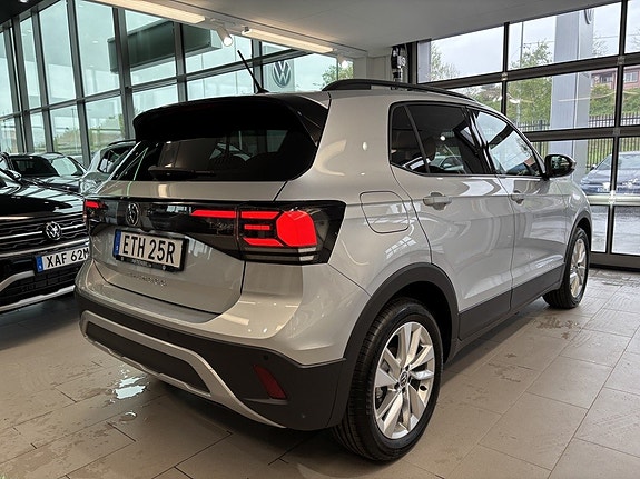 Volkswagen T-Cross 7 of 19