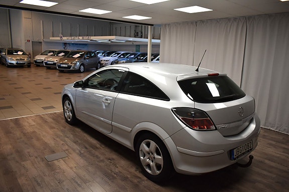 Opel Astra 4 of 5