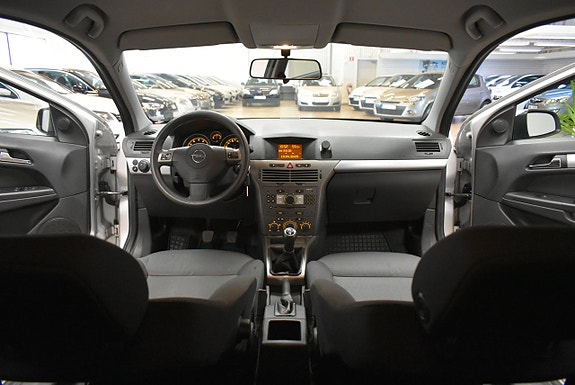 Opel Astra 18 of 20