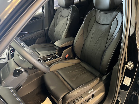 Volkswagen Tiguan 8 of 12