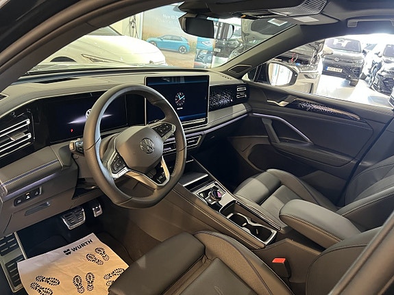 Volkswagen Tiguan 7 of 12