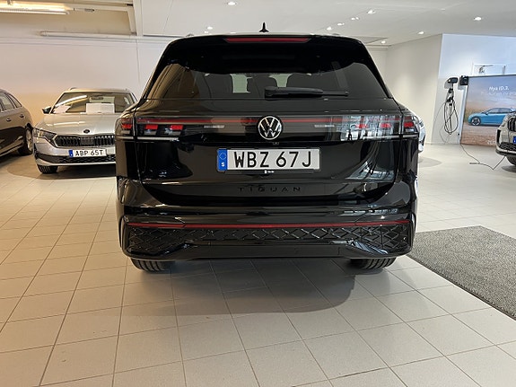 Volkswagen Tiguan 4 of 5