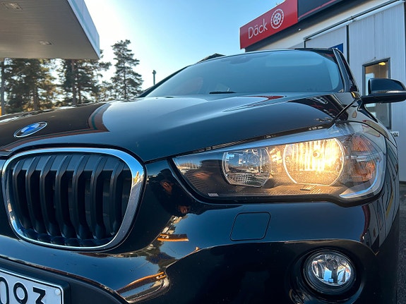 BMW X1 4 of 5