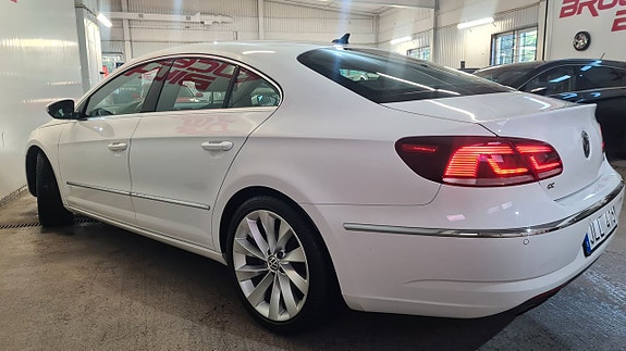 Volkswagen CC 2 of 5