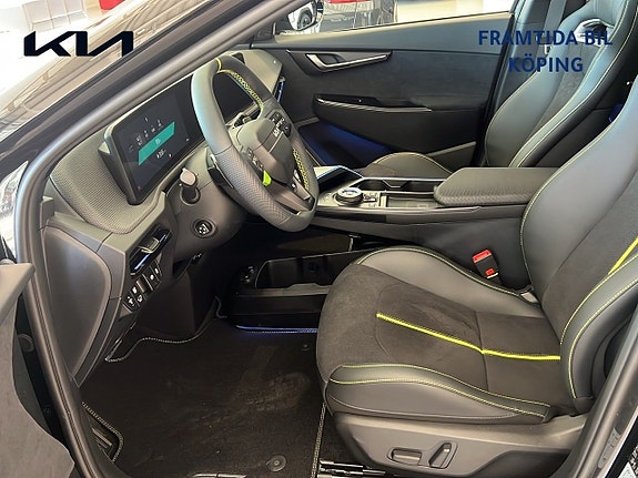 Kia EV6 8 of 17