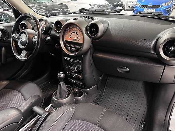 MINI Countryman Cooper D 21 of 26