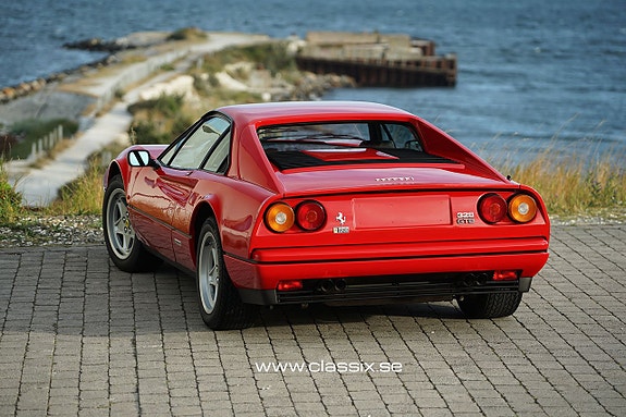 Ferrari 328 15 of 29