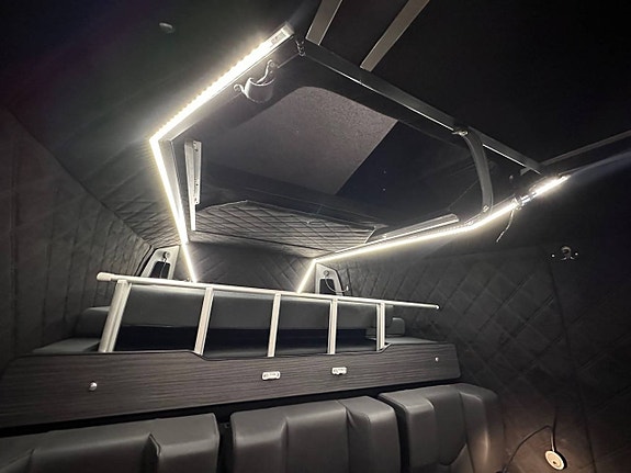 Mercedes-Benz Sprinter 319 12 of 25
