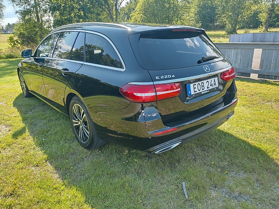 Mercedes-Benz E220 5 of 5