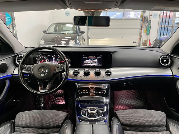 Mercedes-Benz E250 11 of 21