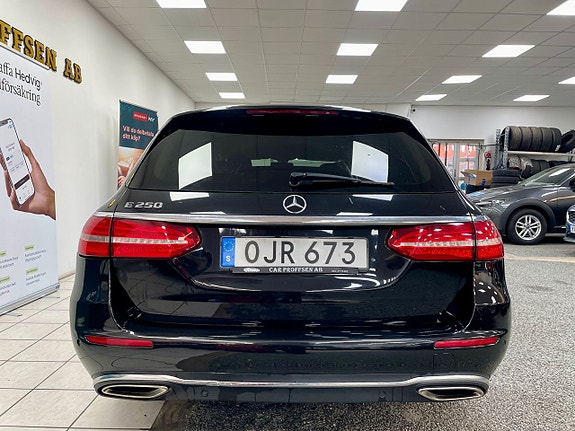 Mercedes-Benz E250 5 of 5