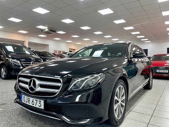 Mercedes-Benz E250 3 of 5