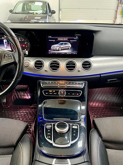 Mercedes-Benz E250 10 of 21