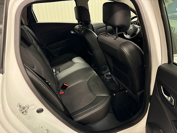 Renault Clio 8 of 22