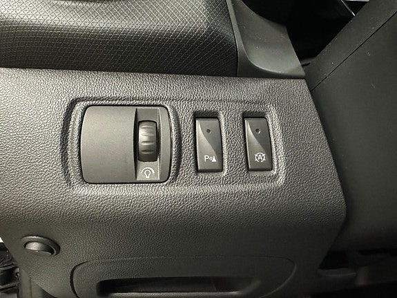 Renault Clio 18 of 22