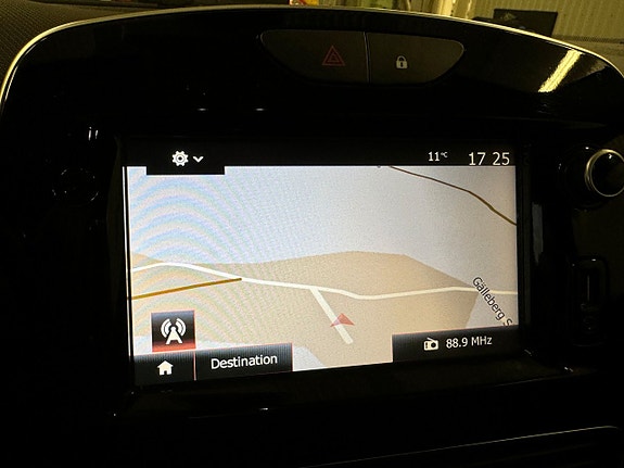 Renault Clio 17 of 22