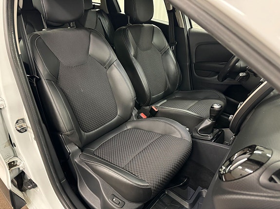 Renault Clio 10 of 22
