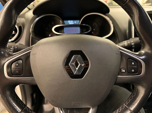 Renault Clio 15 of 22