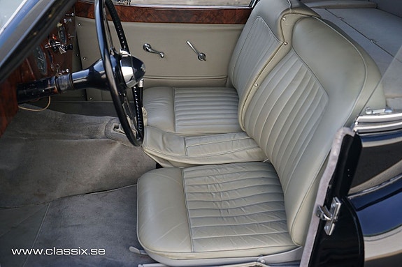 Jaguar XK120 7 of 9