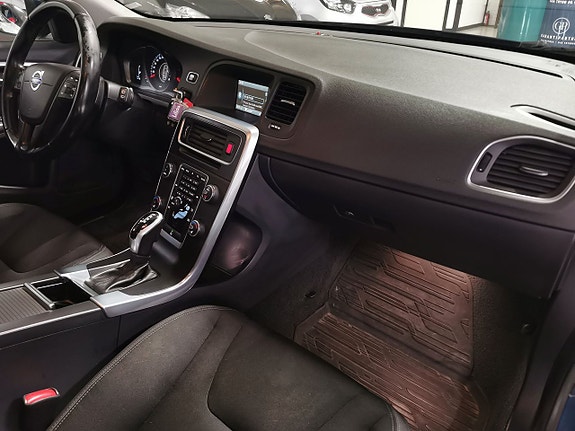 Volvo V60 9 of 21