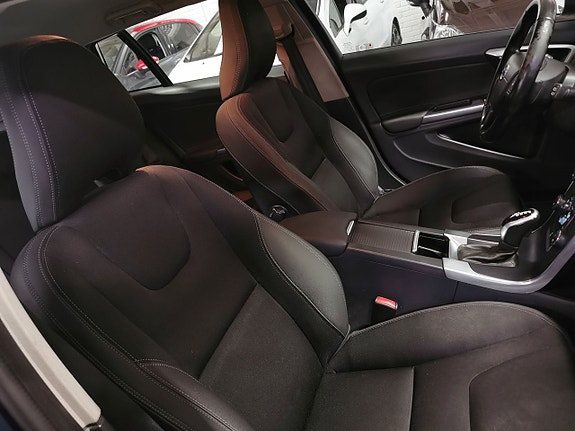 Volvo V60 11 of 21