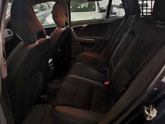 Volvo V60 13 of 21