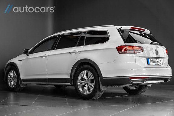 Volkswagen Passat Alltrack 4 of 5
