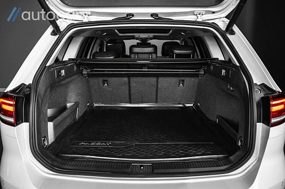 Volkswagen Passat Alltrack 28 of 30
