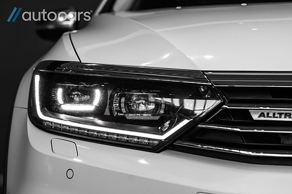 Volkswagen Passat Alltrack 8 of 30