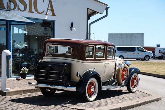 Chevrolet Confederate 4 of 15